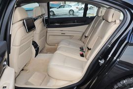 2013款宝马740Li