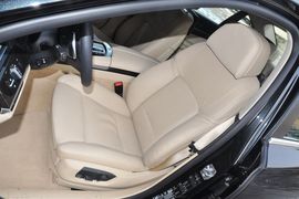 2013款宝马740Li