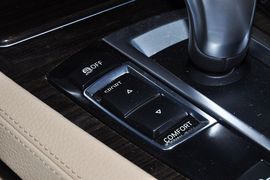 2013款宝马740Li
