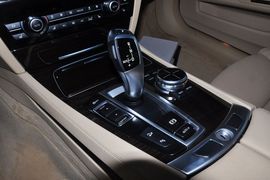 2013款宝马740Li