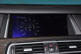 2013款宝马740Li