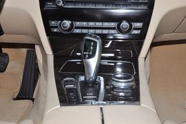 2013款宝马740Li
