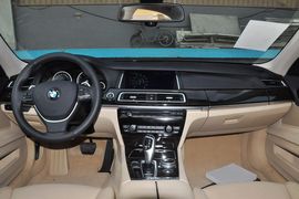 2013款宝马740Li