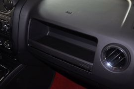 2013款Jeep指南者2.4L豪华版到店实拍