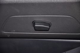 2013款Jeep指南者2.4L豪华版到店实拍