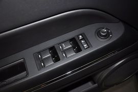 2013款Jeep指南者2.4L豪华版到店实拍