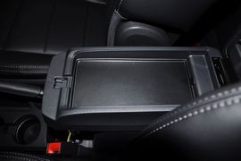 2013款Jeep指南者2.4L豪华版到店实拍