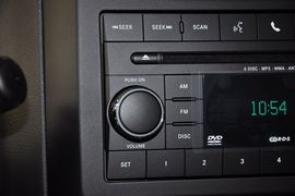 2013款Jeep指南者2.4L豪华版到店实拍