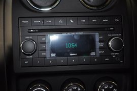 2013款Jeep指南者2.4L豪华版到店实拍