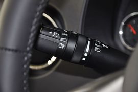 2013款Jeep指南者2.4L豪华版到店实拍