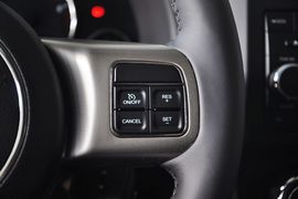 2013款Jeep指南者2.4L豪华版到店实拍