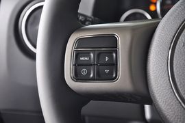2013款Jeep指南者2.4L豪华版到店实拍
