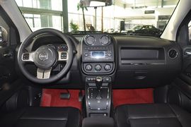 2013款Jeep指南者2.4L豪华版到店实拍
