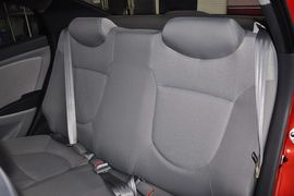 2010款现代瑞纳三厢1.4GS手动舒适型到店实拍