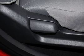 2010款现代瑞纳三厢1.4GS手动舒适型到店实拍