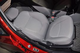 2010款现代瑞纳三厢1.4GS手动舒适型到店实拍