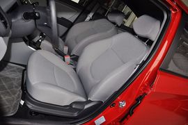 2010款现代瑞纳三厢1.4GS手动舒适型到店实拍