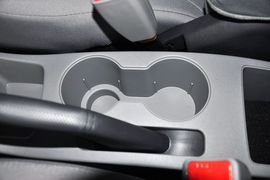 2010款现代瑞纳三厢1.4GS手动舒适型到店实拍