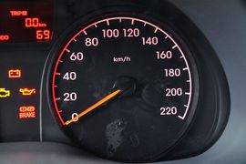 2010款现代瑞纳三厢1.4GS手动舒适型到店实拍