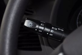 2010款现代瑞纳三厢1.4GS手动舒适型到店实拍
