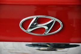 2010款现代瑞纳三厢1.4GS手动舒适型到店实拍