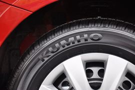 2010款现代瑞纳三厢1.4GS手动舒适型到店实拍