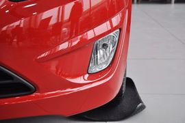 2010款现代瑞纳三厢1.4GS手动舒适型到店实拍