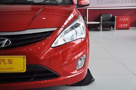 2010款现代瑞纳三厢1.4GS手动舒适型到店实拍