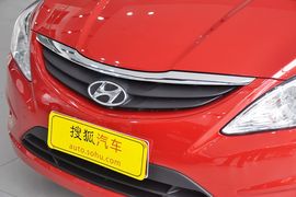 2010款现代瑞纳三厢1.4GS手动舒适型到店实拍