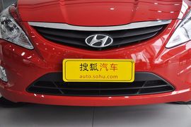 2010款现代瑞纳三厢1.4GS手动舒适型到店实拍