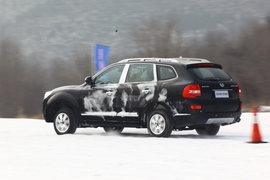 华泰宝利格冰雪试驾