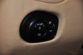 2013款阿斯顿马丁Vanquish征服