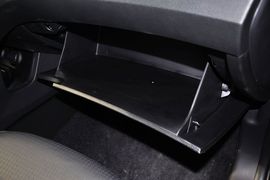 2013款现代全新胜达2.4GLS自动前驱智能型