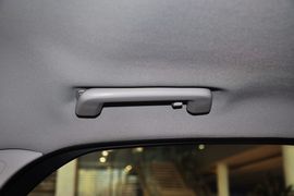 2012款福特福克斯两厢1.6L手自一体风尚型