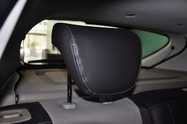2012款福特福克斯两厢1.6L手自一体风尚型