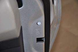 2012款福特福克斯两厢1.6L手自一体风尚型