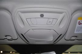 2012款福特福克斯两厢1.6L手自一体风尚型