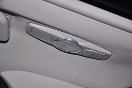 2012款福特福克斯两厢1.6L手自一体风尚型