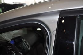 2012款福特福克斯两厢1.6L手自一体风尚型