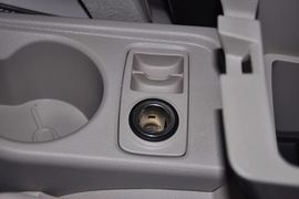 2012款福特福克斯两厢1.6L手自一体风尚型