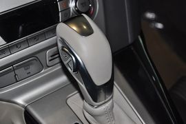 2012款福特福克斯两厢1.6L手自一体风尚型