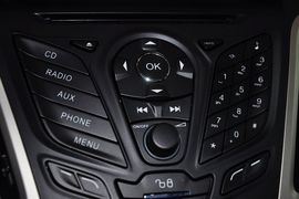 2012款福特福克斯两厢1.6L手自一体风尚型