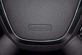 2012款福特福克斯两厢1.6L手自一体风尚型