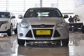 2012款福特福克斯两厢1.6L手自一体风尚型