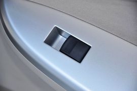 2012款丰田卡罗拉1.8L