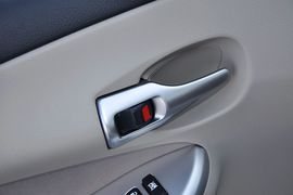 2012款丰田卡罗拉1.8L