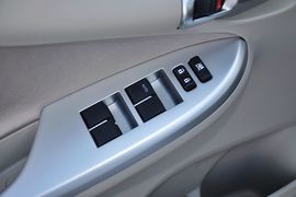 2012款丰田卡罗拉1.8L