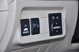 2012款丰田卡罗拉1.8L