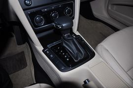 2012款斯柯达昊锐1.8TSI手自一体优雅版