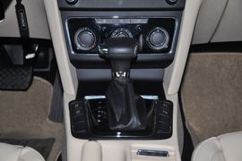 2012款斯柯达昊锐1.8TSI手自一体优雅版